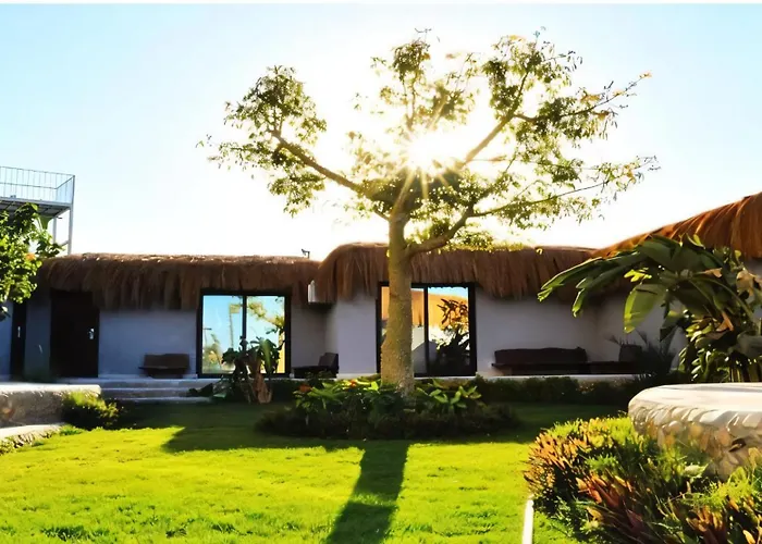 Queen T Resort