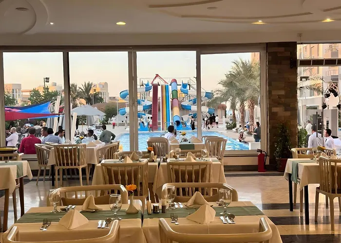 Queen T Resort